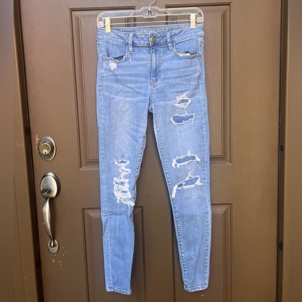 American Eagle Outfitters Women's Light Blue Ripped Jeans